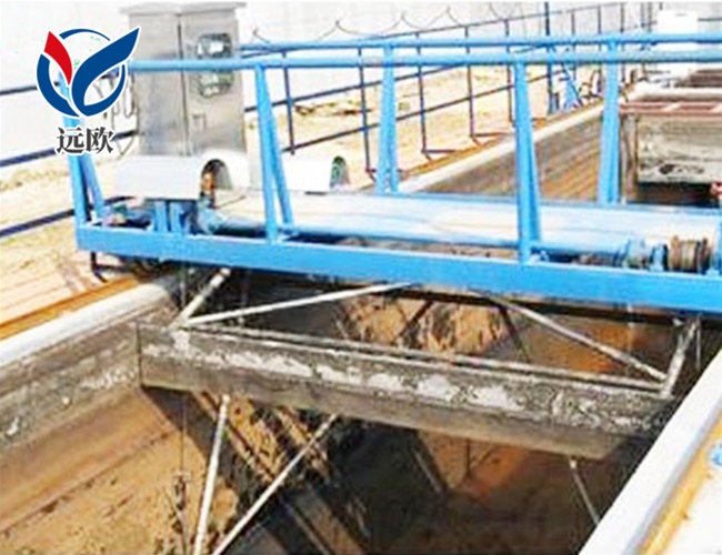 行車式刮吸泥機(jī)